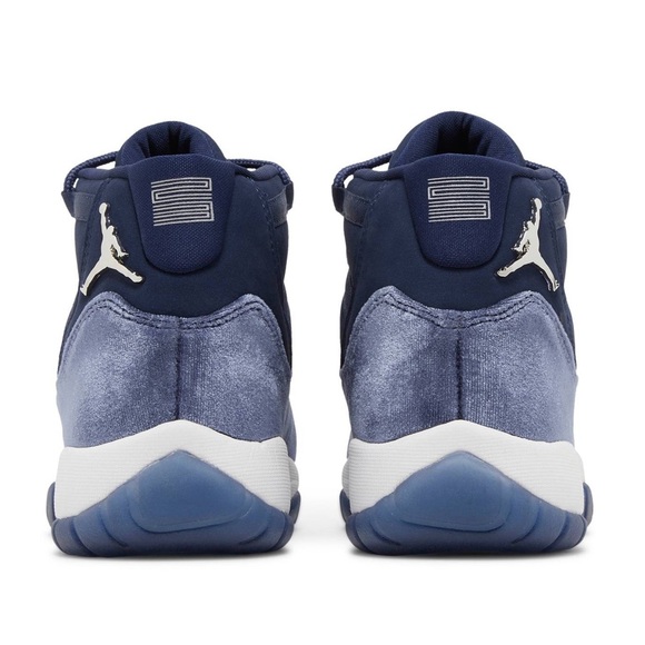 Wmns Air Jordan 11 Retro 'Navy Velvet' - Picture 7 of 11